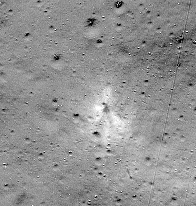 Einschlagsort der indischen Landeeinheit „Vikram“ (Bildmitte) auf dem Mond. Copyright: NASA/Goddard/Arizona State University
