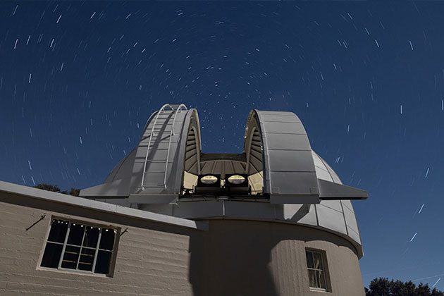 Die beiden Teleskop-Prototypen von PANOSETI wurden am kürzlich renovierten Astrograph Dome des Lick Observatory in Hamilton installiert. Copyright/Quelle: Laurie Hatch / berkeley.edu