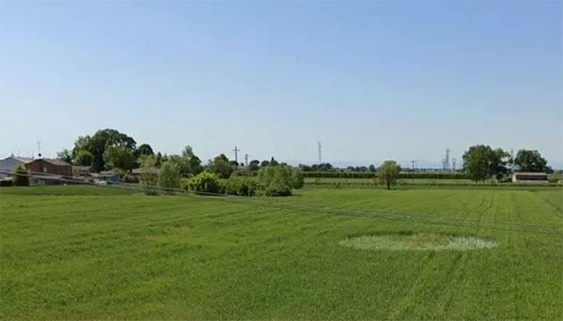 Blick auf den ersten Kornkreis des Jahres 2020, entdeckt am 8. Mai nahe Saterna. Quelle: www.corriereromagna.it