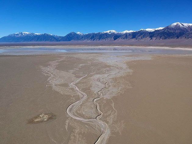 Als irdisches Gegenstück zum Jezero-Delta nutzten die Wissenschaftler einen vegetationsfreien Fluss in den McLeod Springs Wash im Toiyabe-Becken von Nevada Copyright: Alessandro Ielpi