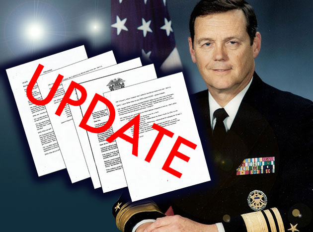 Symbolbild: Navy-Vizeadmiral (a.D.) Thomas Ray Wilson neben einigen Seiten des „Core Secrets Memo“. Copyright: gewi.de