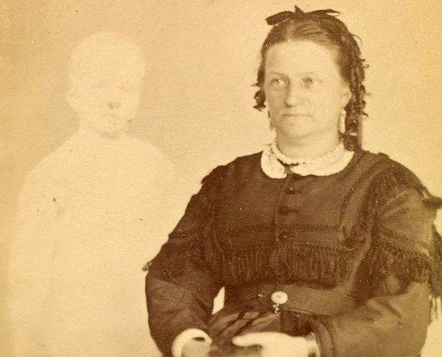 Symbolbild: Eine der bis heute umstrittenen Geisterfotos des Fotografen William H. Mumler. Copyright: Public Domain
