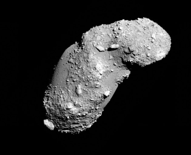 Aufnahme des erdnahen Asteroiden „Itokawa“ durch die japanische Sonde „Hayabusa“. Copyright: JAXA