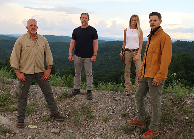 Das „Expedition Bigfoot“-Team (v.l.n.r.): Russell Acord, Ronny LeBlanc, Dr. Mireya Mayor und Bryce Johnson. Copyright: press.discoveryplus.com/