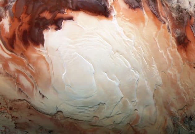 Die geschichtete hellweiße Eiskappe des Mars-Südpols Copyright: ESA/DLR/FU Berlun/Bill Dunford