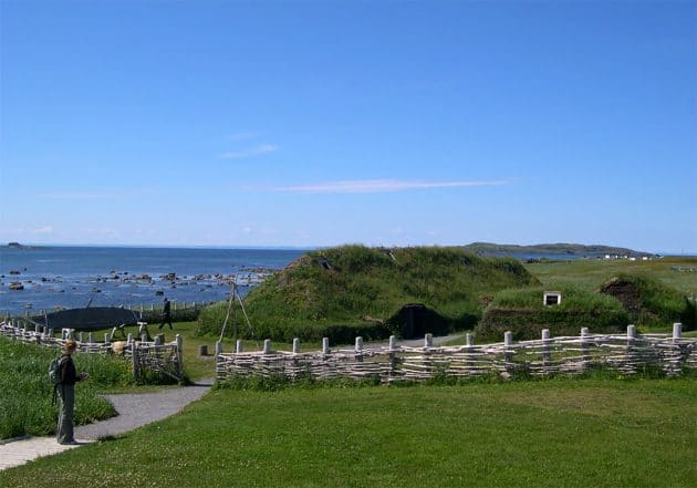 Archivbild: Originalgetreue rekonstruierte Wikingersiedlung in Neufundland. Copyright: Dylan Kereluk (via WikimediaCommons) / CC BY-SA 2.0