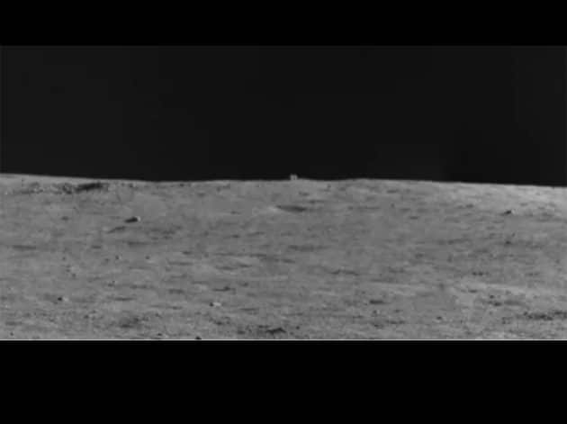 Ein auffälliges Objekt am Horizont auf der Rückseite des Mondes stellt die Missionswissenschaftler des chinesischen Mond-Rovers „Yutu-2“ vor ein Rätsel. Copyright: CNSA