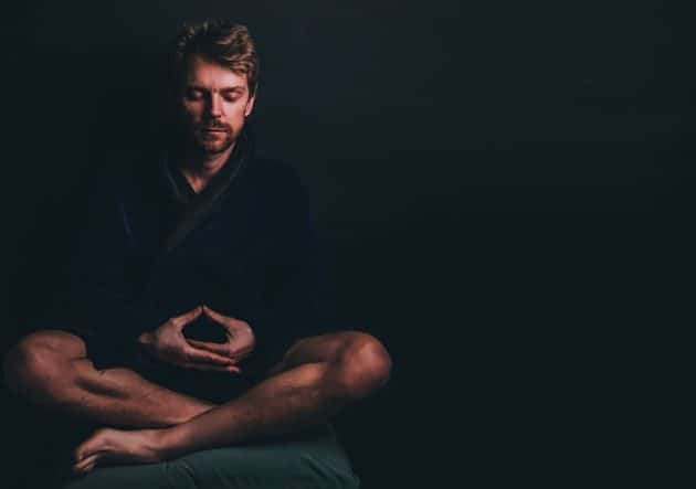 Symbolbild: Meditation. Copyright: Sammy-Sander (via Pxabay.com) / Pixabay License