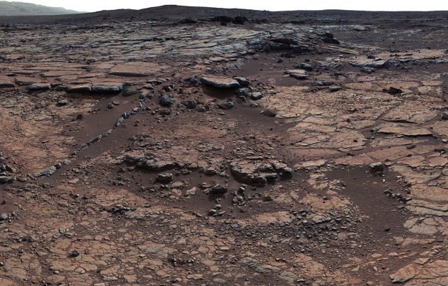 Blick des NASA-Rovers „Curiosity“ auf die „Yellowknife Bay“ im Mars-Krater Gale. Copyright: NASA/JPL-Caltech/MSSS