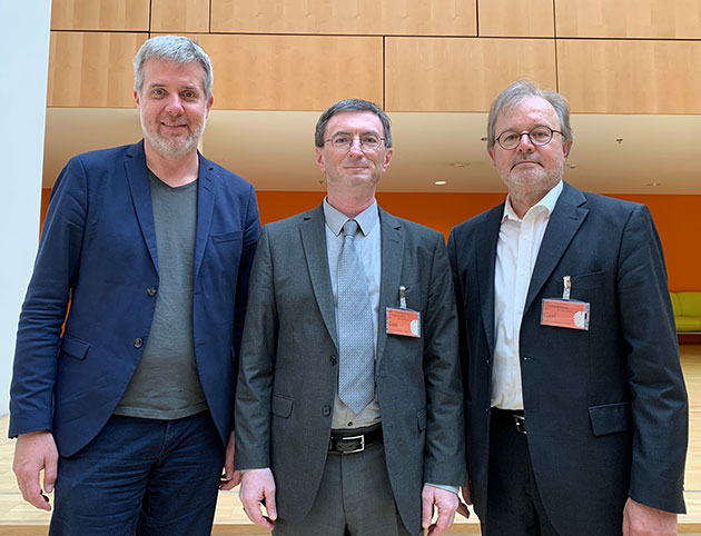 Professor Hakan Kayal (mitte) beim durch Klaus Stähle (rechts) initiierten Gespräch und Treffen mit Dieter Janecek (links) im Deutschen Bundestag. Copyright/Quelle: dieterjanecek.de