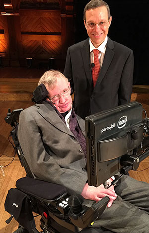 Stephen Hawking und Avi Loeb 2016 an der Harvard University.Quelle: A. Loeb