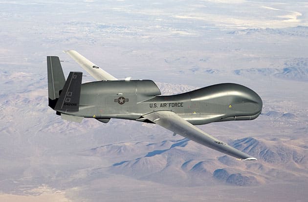 Abb. Archivbild: Eine RQ-4 Drohne (hier Block 20) der US Air Force im Einsatz.Copyright: U.S. Air Force / Bobbi Zapka / Gemeinfrei
