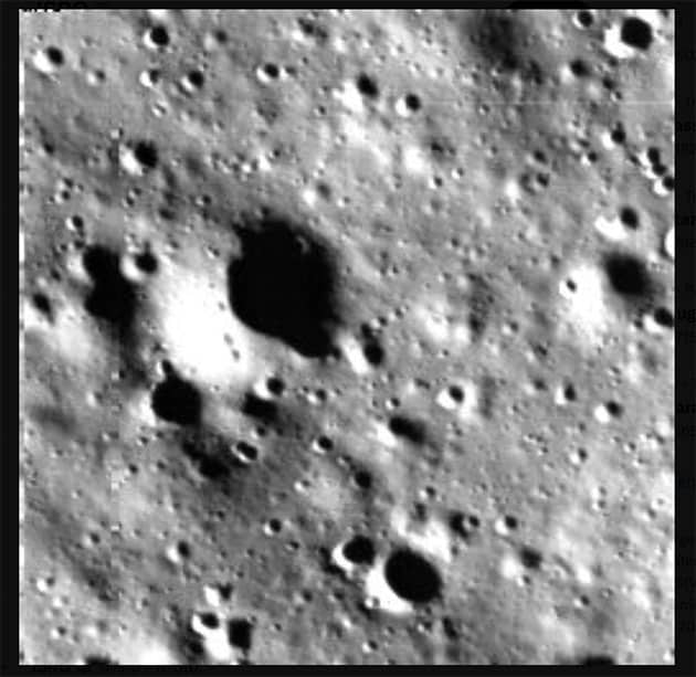 Blick auf die Mondoberfläche während des Landeanflugs.Copyright: ISRO