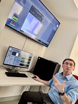 Prof. Hakan Kayal am SkyCAM-Kontrollzentrum an der Universität Würuburg. Copyright: IFEX