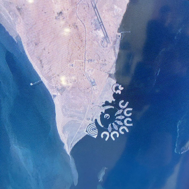 A KI-based camera aboard JMU’s small satellite "SONATE-2" successfully detects anomalous structures on Earth, such as a geometrically shaped artificial island.Copyright: A. Müller for grenzwissenschaft-aktuell.de