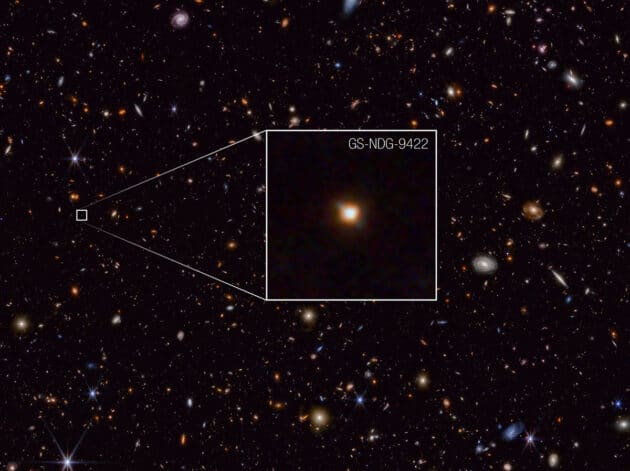 Webb’s Ansicht der Galaxie „GS-NDG-9422 (9422)“. Copyright: NASA, ESA, CSA, STScI, A. Cameron (University of Oxford)