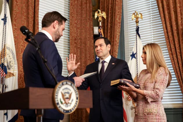 Am 21. Januar 2025 vereidigte der neue Vize-Präsident Vance den ehemaligen Senator von Florida, Marco Rubio, ins Amt des neuen US-Außenministers. Copyright: Office of Vice President of the United States