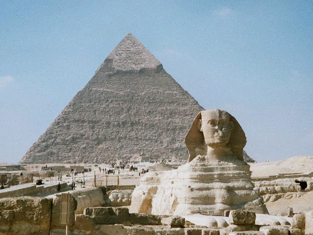 Abb.Blick auf die Chephren-Pyramide im Hintergrund der Spinx. Copyright/Quelle: Hajor (via WikimediaCommons) / CC BY-SA 3.0