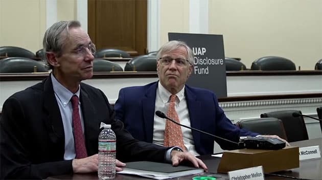 Die Teilnehmer des zweiten Panels /v.l.n.r.): Christopher Mellon u. Kirk McConnelQuelle: UAPDF