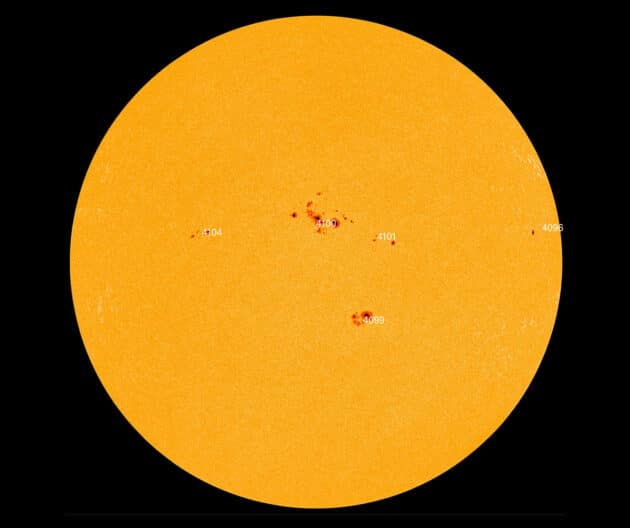 Ein aktueller Blick auf die Sonnenscheibe (1. Juni 2025). Copyright: NASA/SDO
