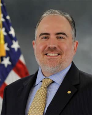 John F. Stratton Jr.Quelle: navy.mil