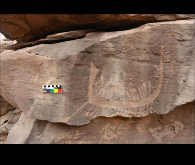 Felsgravur eines protodynastischen Boots im Wadi Abu Subeira. Copyright/Quelle: Dorian Vanhulle, AKAP, Antiquity 2025
