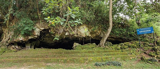 Der Eingang zur Höhle auf Muna, Sulawesi.Copyright: Ratno Sardi