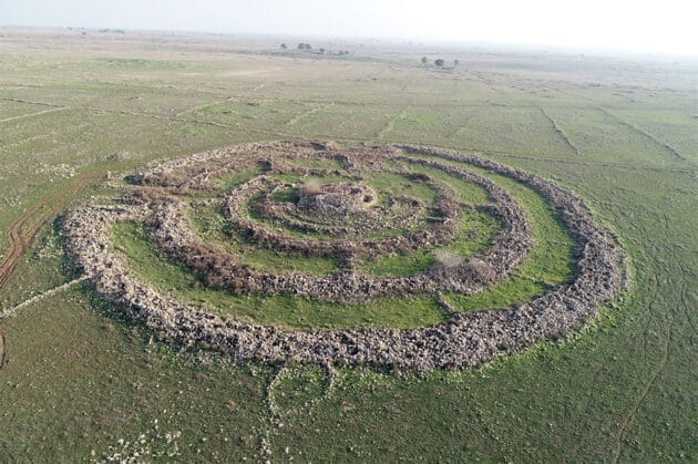 Luftbild des bislang bekannten und für in der Region einzigartig geglaubten Steinkreises Rujm el-Hiri. Quelle/Copyright: Birkenfeld et al., PLOS One 2026 / Y. Shmidov u. A. Wiegmann.