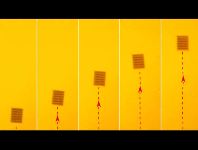 Ein Metasurface-„Metajet“ wird unter Laserbeleuchtung bewegt und demonstriert dabei lichtgetriebene Manöver. Quelle: Dr. Shoufeng Lan