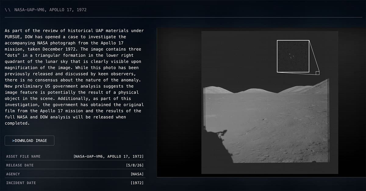 PURSUE-Screenshot einer der veröffentlichten NASA-Originalaufnahmen der Mission Apollo-17-Mission, die drei Lichter über dem Mondhorizont zeigen soll.Copyright/Quelle: DOW, www.war.gov/UFO