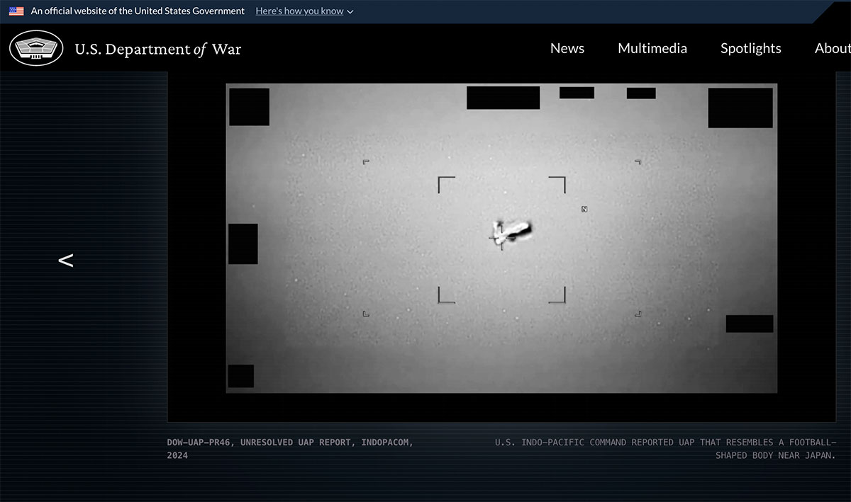 PURSUE-Screenshot eines vom US Indo-Pacific Command gemeldeten UAP, das einem Football gleicht, nahe Japan“ (2024).Copyright/Quelle: DOW, www.war.gov/UFO
