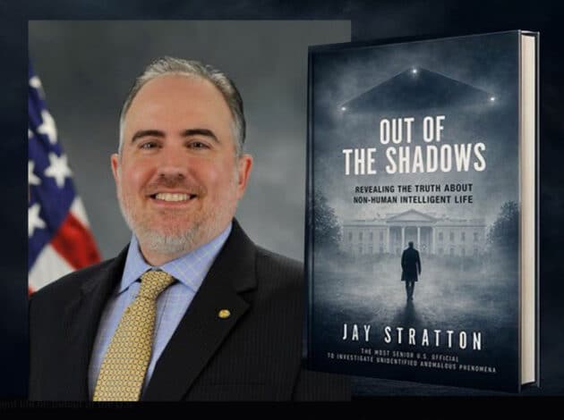 Jay Stratton, Autor des neuen buches „Out of the Shadows“. Copyright: navi.mil / William Morrow